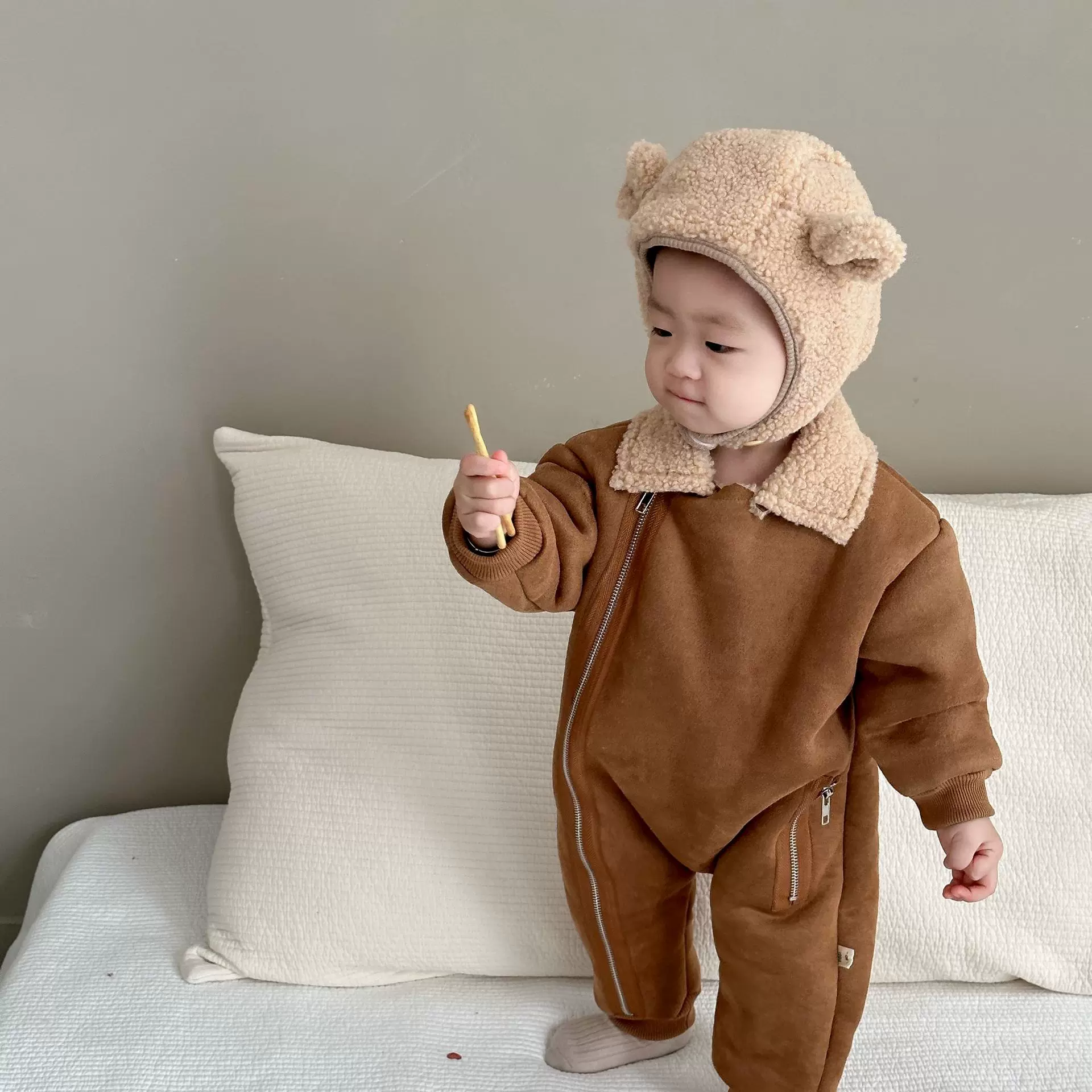 宝宝秋冬装毛绒爬爬服婴儿外出服韩版童装男童加厚连体衣皮毛一体