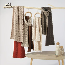 披肩;围巾;羊毛/羊绒毯