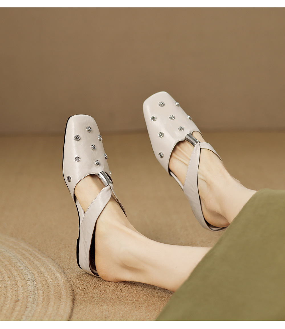 Dép sandal nữ quai chữ V đế bệt da cừu hoa nổi — đen chi tiết 9