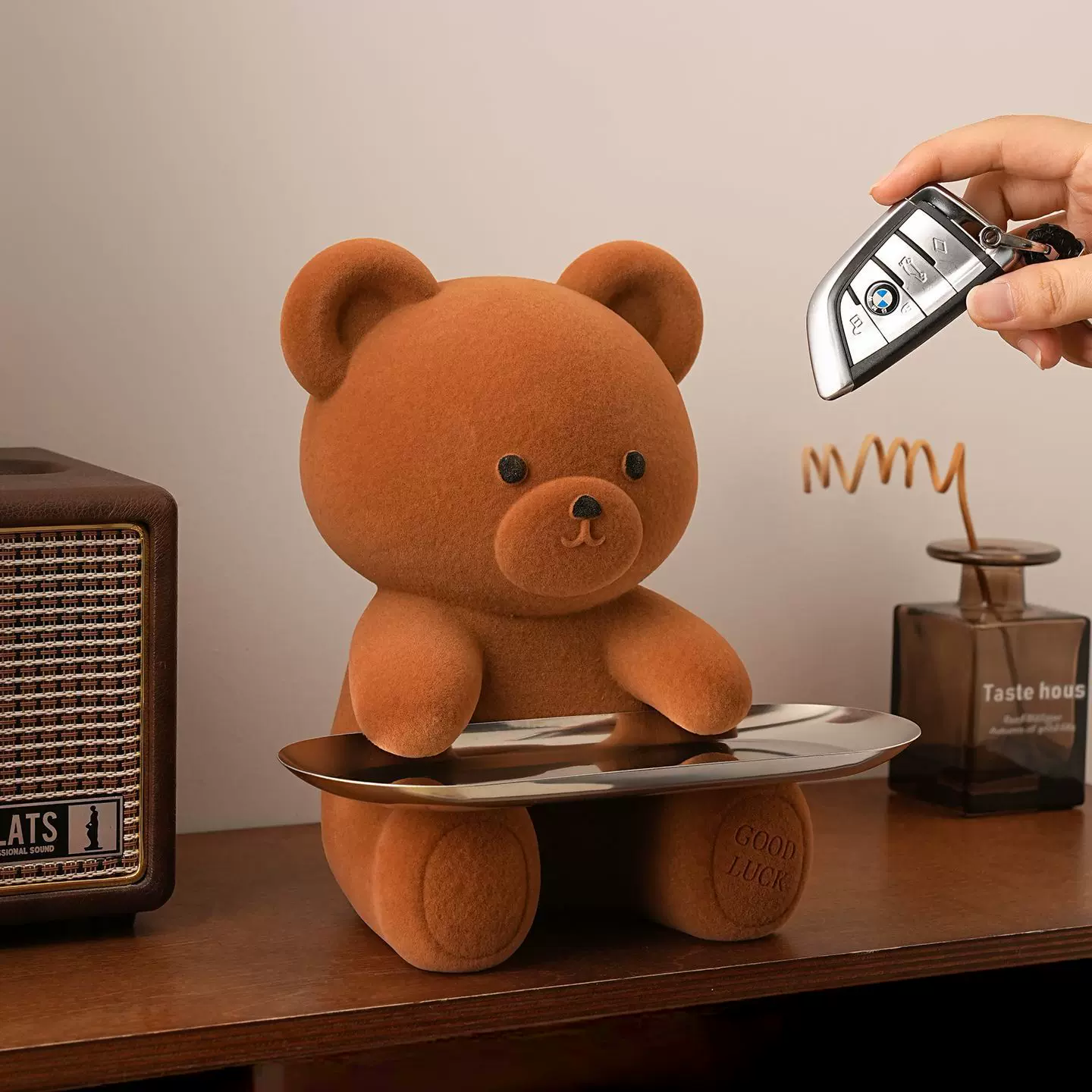 创意植绒新款小熊玄关托盘钥匙收纳摆件客厅桌面装饰新家乔迁礼品