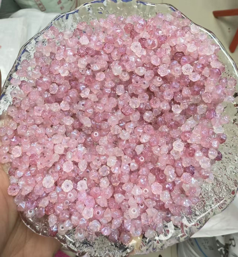 Luz nocturna brillante dorada rosa mini camellia acrílico diy cuentas hechas a mano al por mayor explosión de sonido
