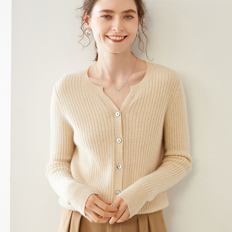 Cashmere Cardigan for Women, New Autumn and Winter 2025, Round Neck, Cable Knit, Long Sleeve, Buttoned Short Sweater, Versatile Outerwear