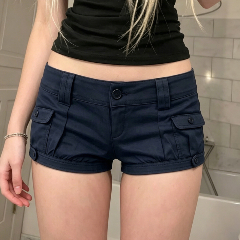 Trendy Street Style Pleated Low-Waist Cargo-Style Floral Shorts with Small Pocket Design, Versatile Denim Shorts for a Spicy Look Trendy Street Style Pleated Low-Waist Cargo-Style Floral Shorts with Small Pocket Design, Versatile Denim Shorts for a Spicy Look