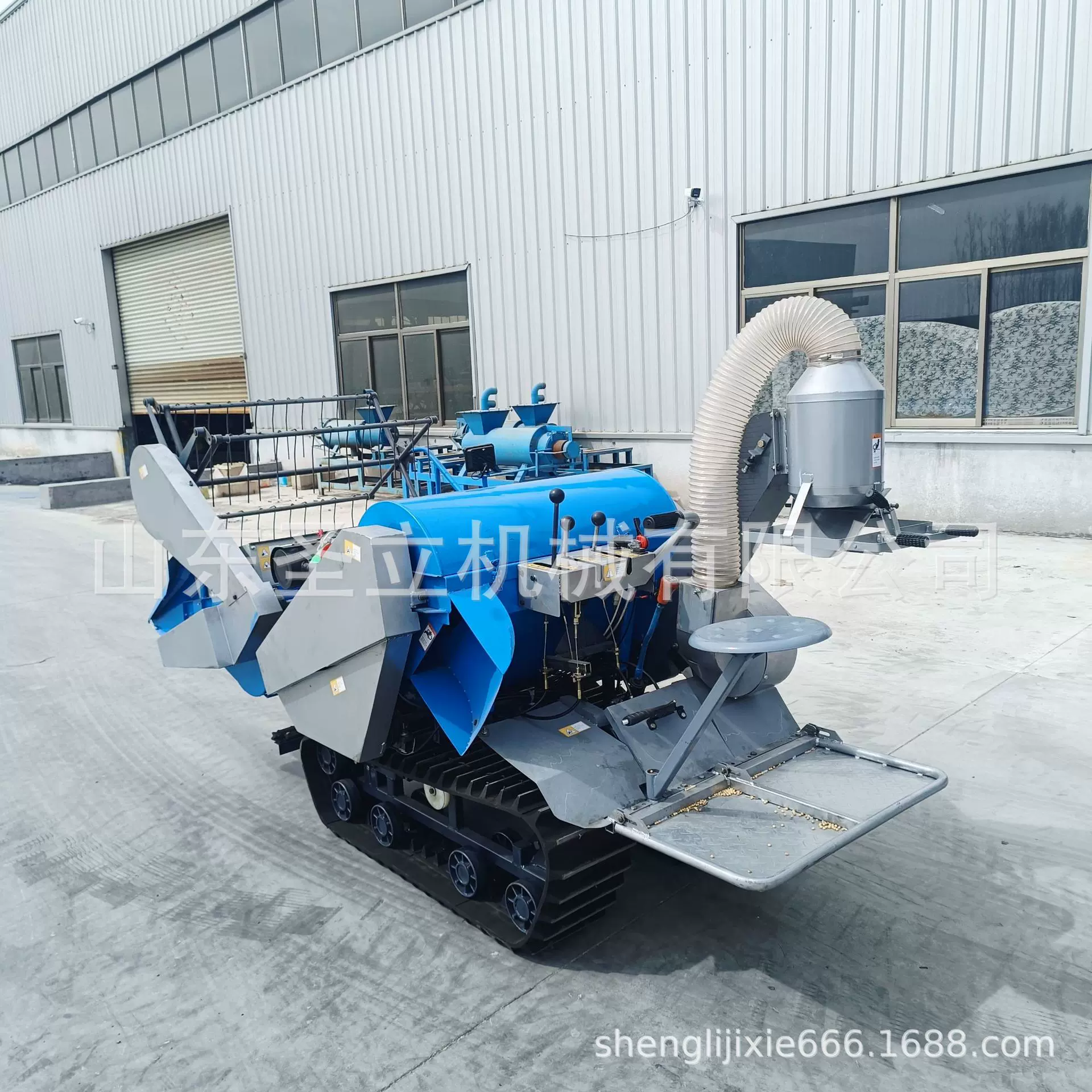 1100型乘坐式小麦水稻收割机装袋式收割脱粒一体机小型水稻发动机