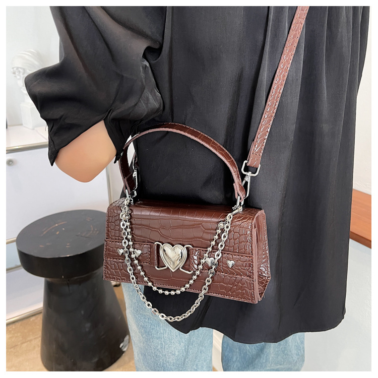 Fashion Crocodile Pattern Hand-held Chain Women's Underarm Bag 21.5*10*6cm display picture 2