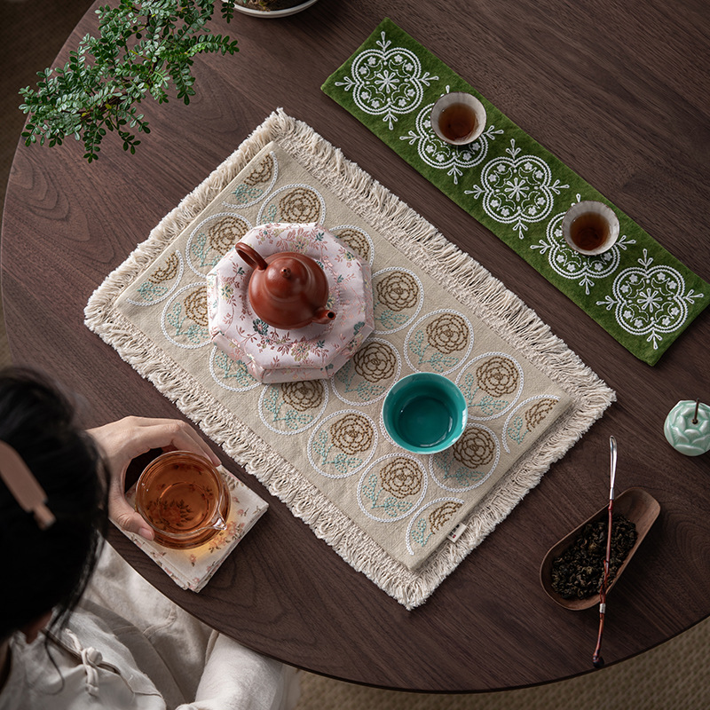 Mat de té bordado a mano rosa creativa almohadilla de espuma seca retrógrada tela gruesa almohadilla de té de doble capa almohadilla de aislamiento térmico de mesa de té china