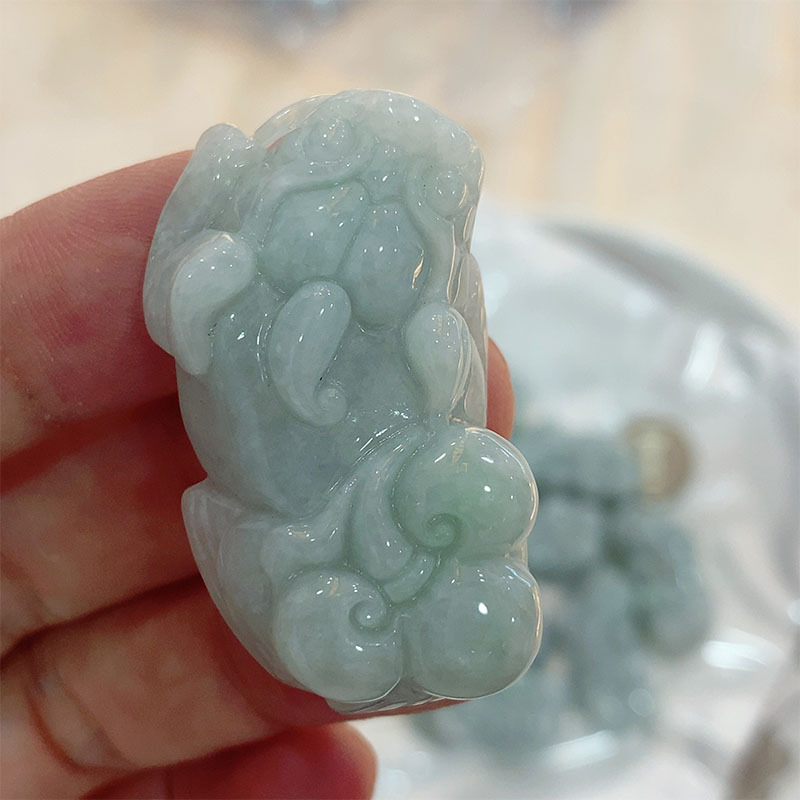 A货翡翠貔貅吊坠  缅甸玉大貔貅挂件玉器一手货源低价批量批发|ms