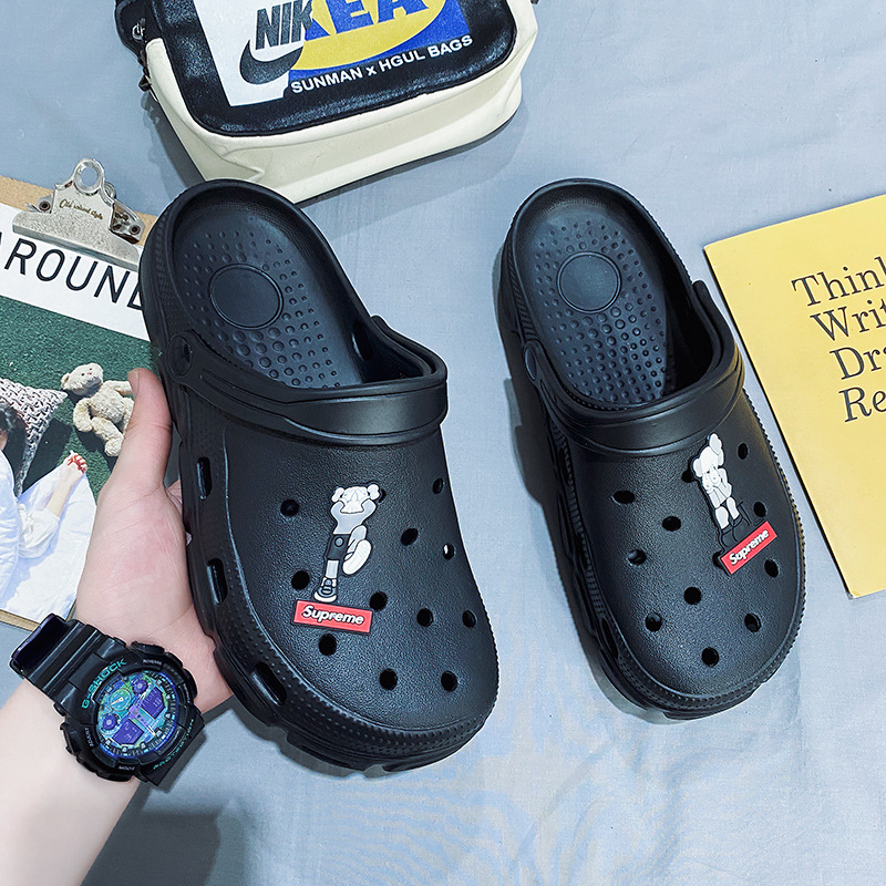 Zapatos con agujeros, zapatos casuales de verano nuevos para hombres, transpirables, huecos, ligeros, pisando mierda, dos zapatillas de Baotou vadeando en la playa