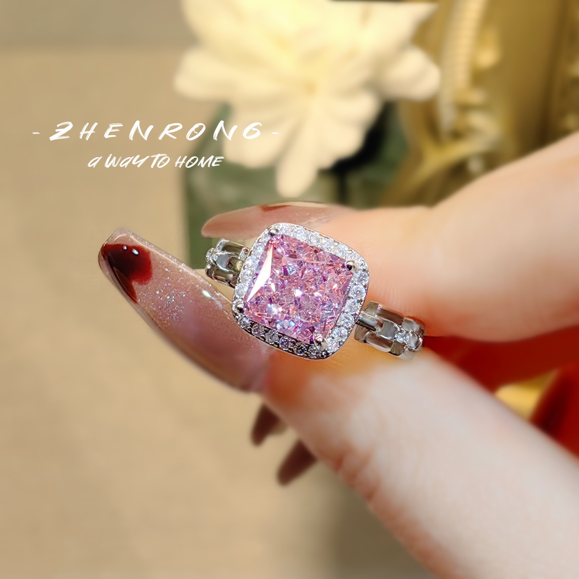 Anello di lusso da donna con diamante rosa taglio princess_voghion.com