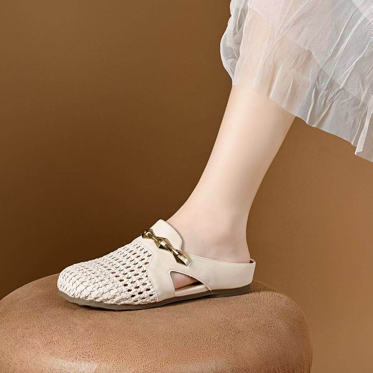 Dép sandal nữ da thật bít mũi dệt rỗng đế phẳng chống trượt — màu đen chi tiết 4