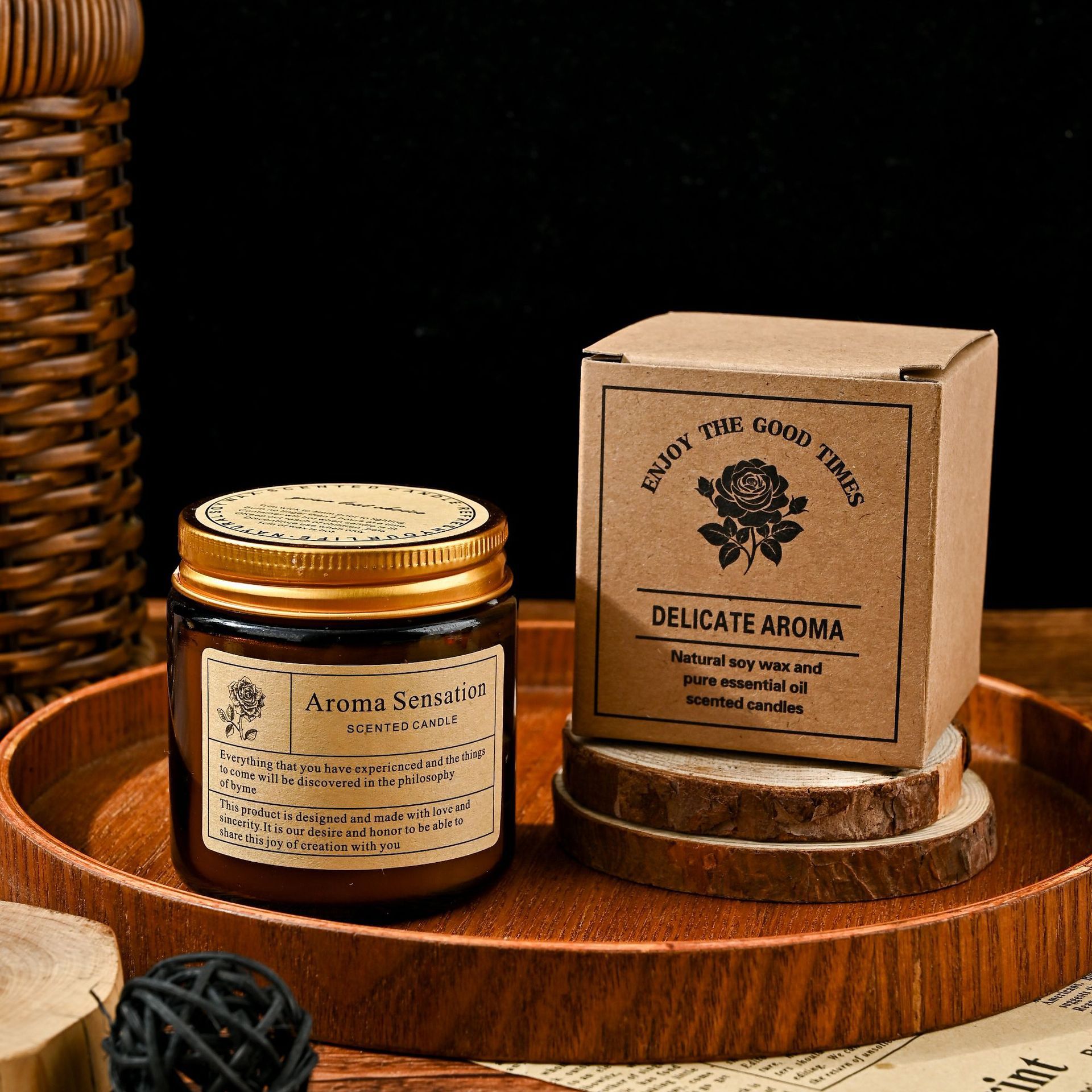 Handgefertigte, hochwertige Duftkerze aus braunem Glas – ein romantisches Geschenk für Teeliebhaber! Rauchfrei._voghion.com
