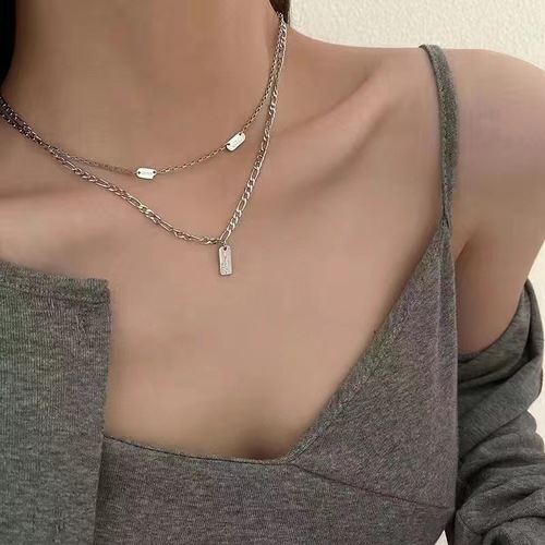Layered Double Wearing Necklace for Women, Autumn and Winter, Unique High-End Style, Lightweight, Long-Sleeve Woolen Chain, Korean Version, Ins Lockchain