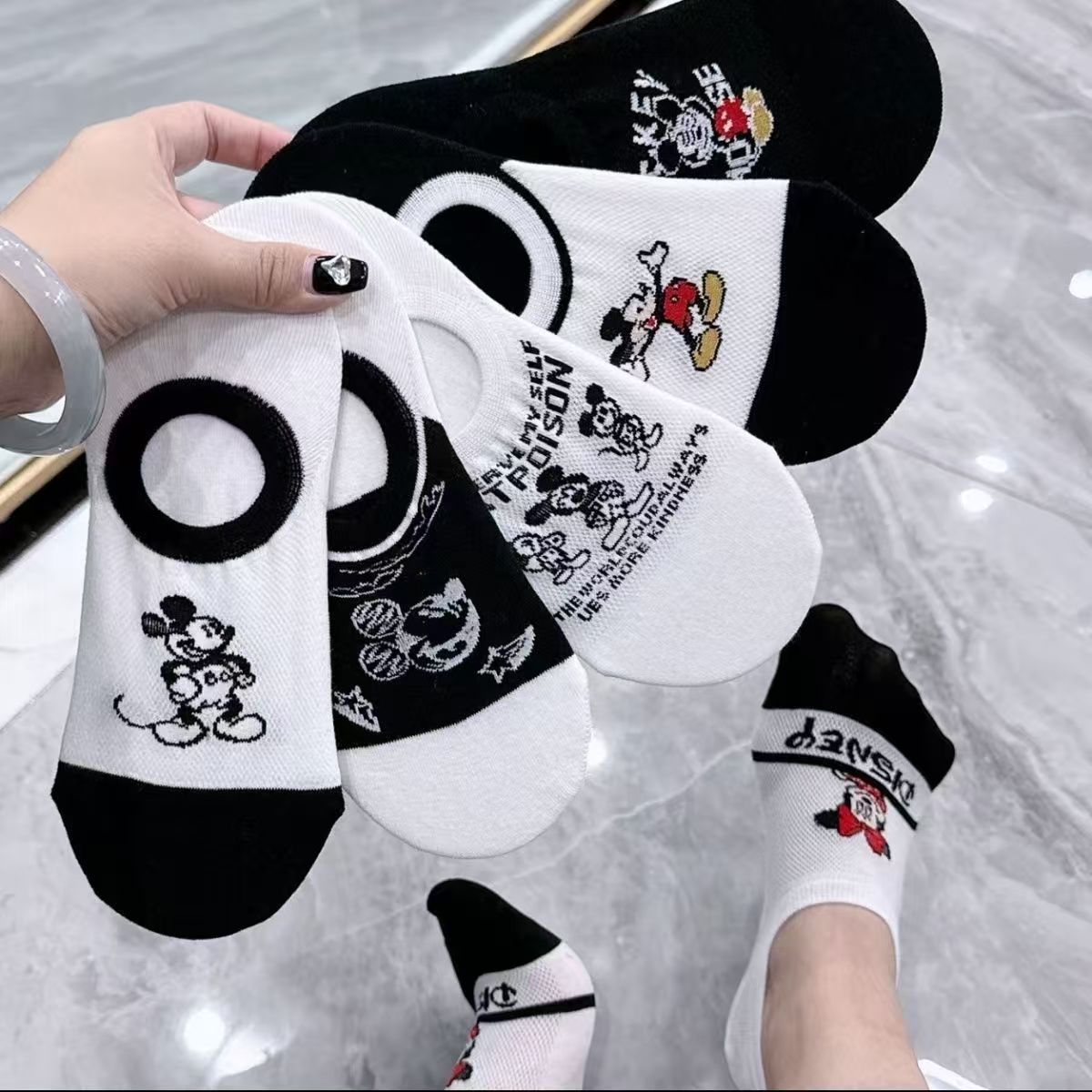 Calcetines de algodón de verano para mujer, delgado, invisible, rojo de la red, caliente, calcetines de moda de Mickey de dibujos animados, calcetines de barco sin tacón