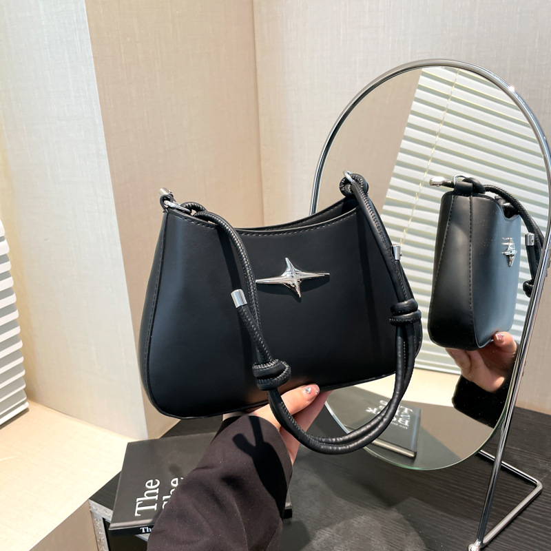 Bolsa de brazo de viaje coreano para mujeres 2024 invierno nuevo bolso de hombro de color sólido para mujeres bolso de brazo de moda casual