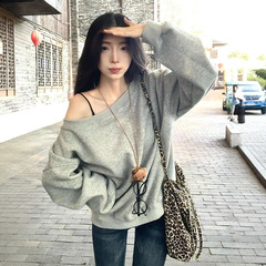 美式斜肩卫衣女2025秋冬新款设计感露肩灰色高级松弛感一字肩上衣