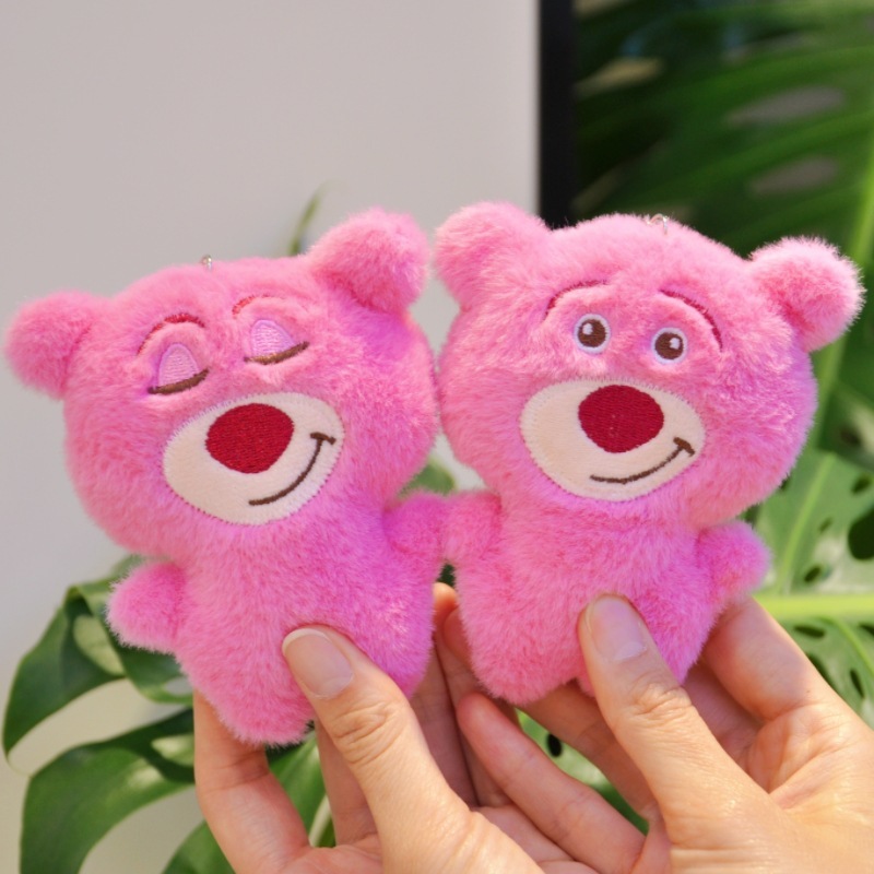 カスタマイズされたぬいぐるみイチゴクマ漫画人形バッグペンダント車のバッグペンダントキーホルダー小さな装飾品|undefined