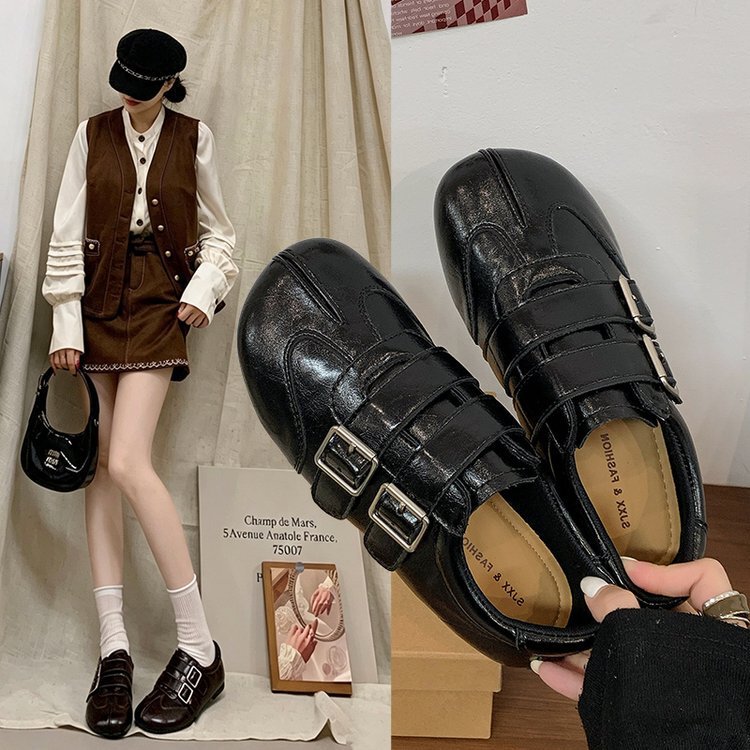 2026 Autumn New Women's Flat Leather Shoes with Buckle, Versatile Casual Split-Toe Shoes for Students, Stylish and Trendy