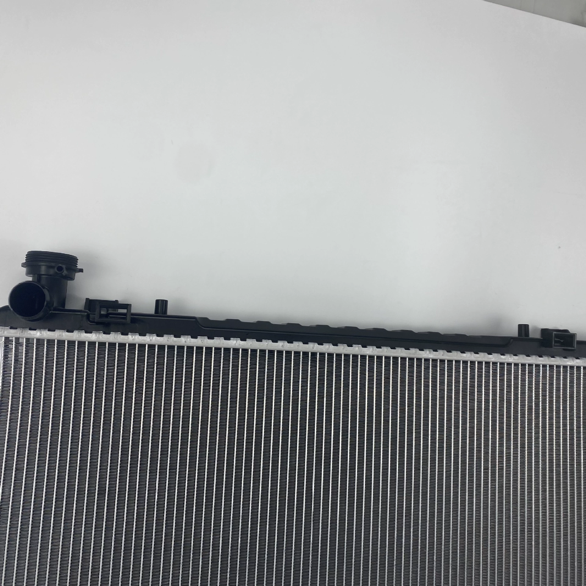 Заводская прямая продажа радиаторов, подходящих для GM, DODGE, радиатор *92191918.