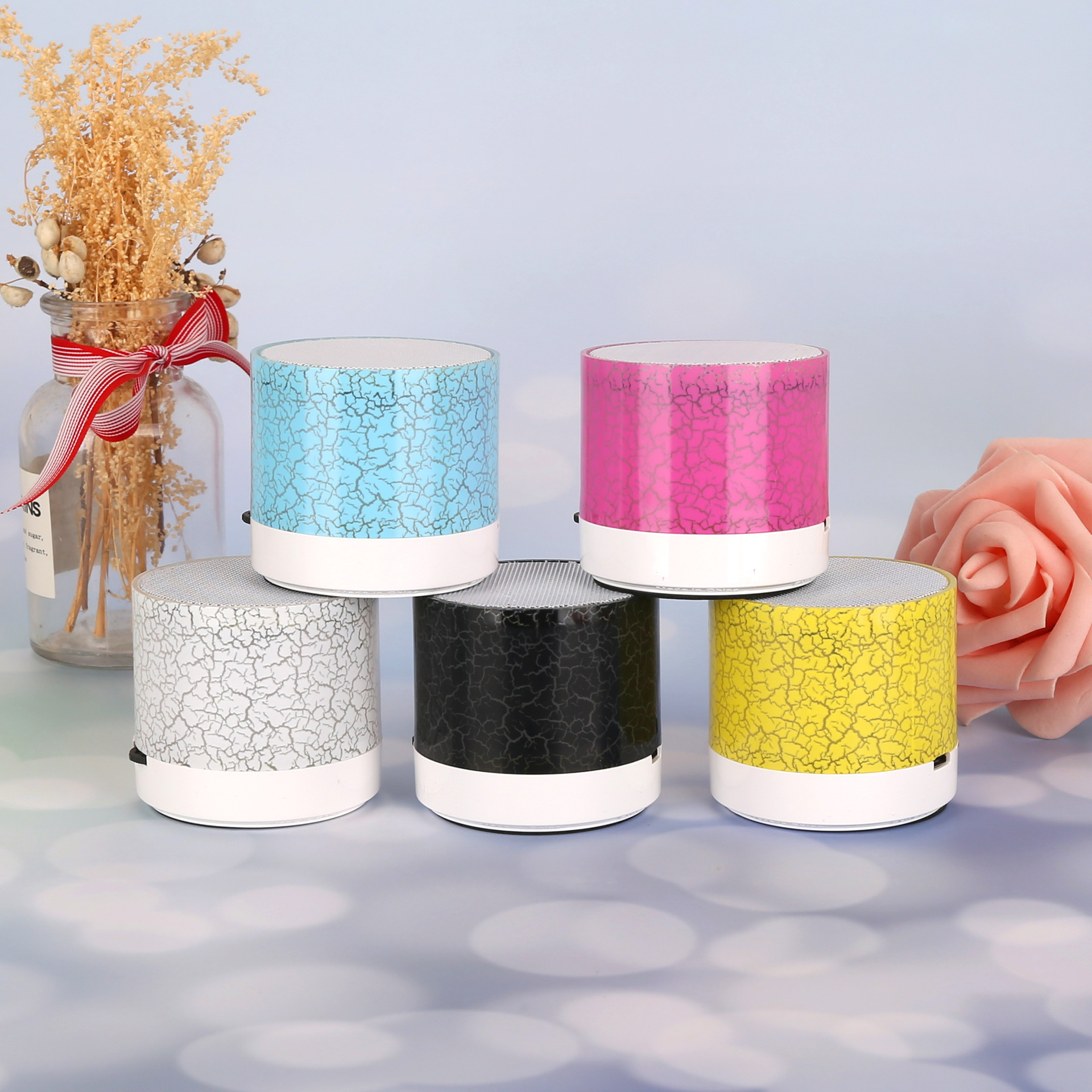 Altavoz Bluetooth portátil transfronterizo audio para el hogar mini regalo retro tarjeta LED altavoz inalámbrico al por mayor