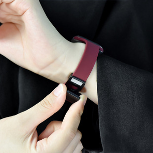 Suitable for applewatch Silicone Folding Magnetic Strap S9/S8 Small Waist Apple Watch Strap Wristband iwa