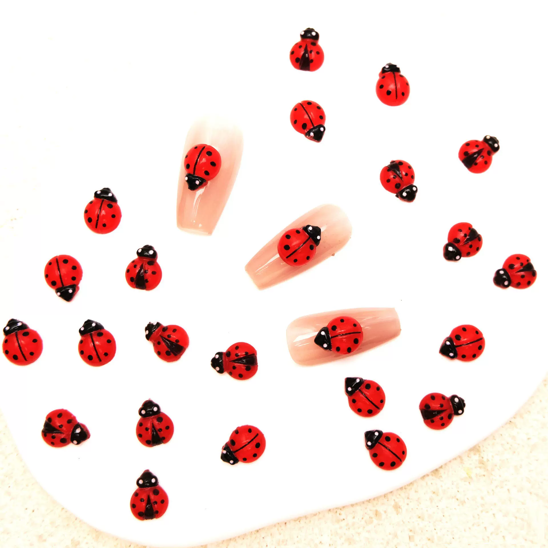 瓢虫美甲饰品可爱红色树脂七星瓢虫昆虫总动员穿戴甲相框饰品材料