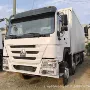 豪沃厢式跨境后八轮货车