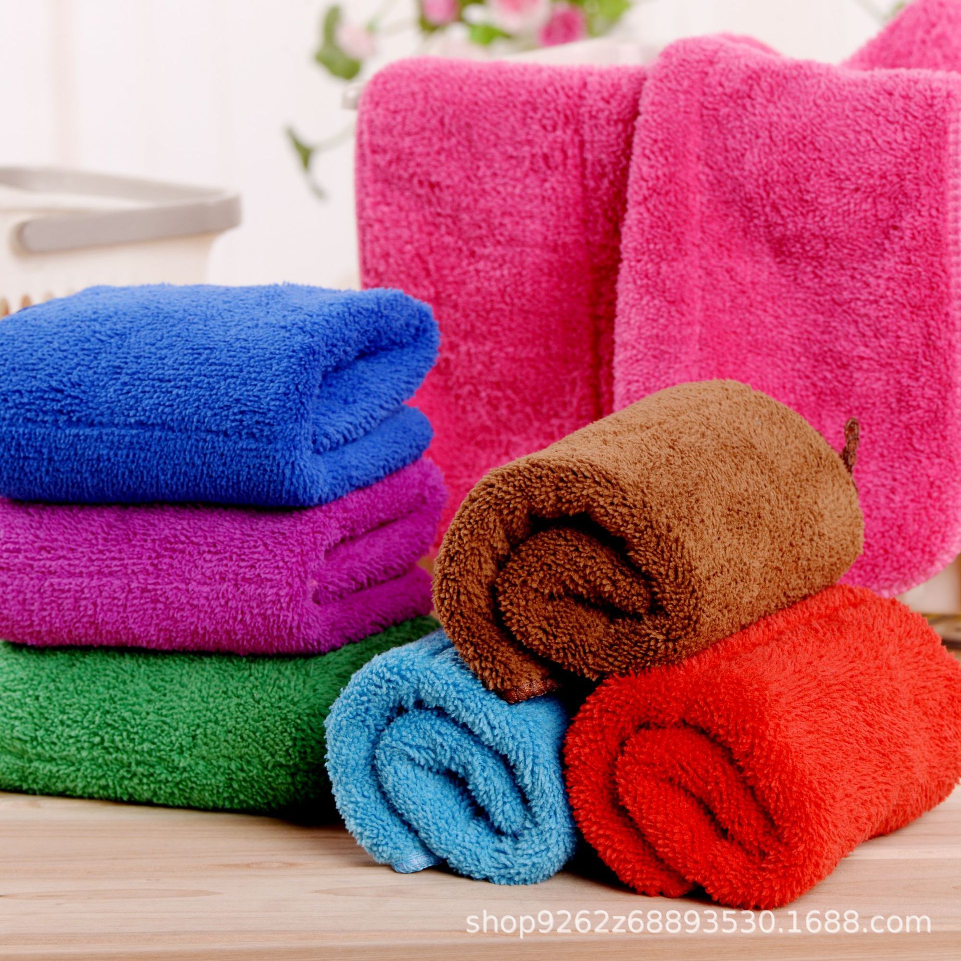 Manufacturer Wholesale Double-Layer Coral Velvet Towel Kitchen Cleaning Rag Housekeeping Cleaning Car Wiping Can Hang Small Square Towel