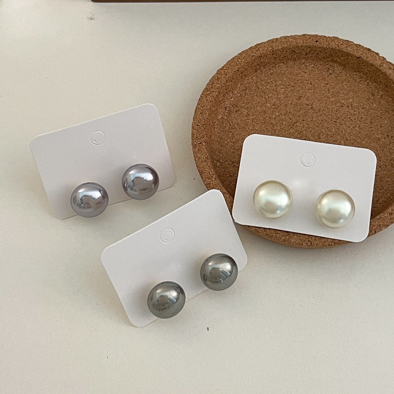 Fashion Geometric Pearl Pearl Pearl Earrings Ear Studs display picture 12