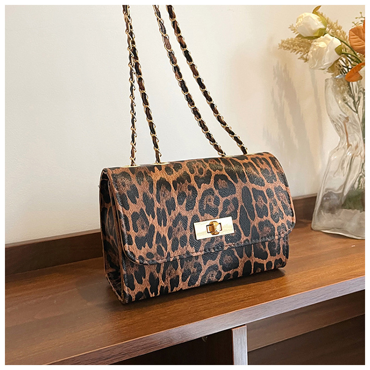 All Seasons Season Women's Gender Women's Small Pu Leather Leopard Streetwear Sewing Thread Square Flip Cover Shoulder Bag