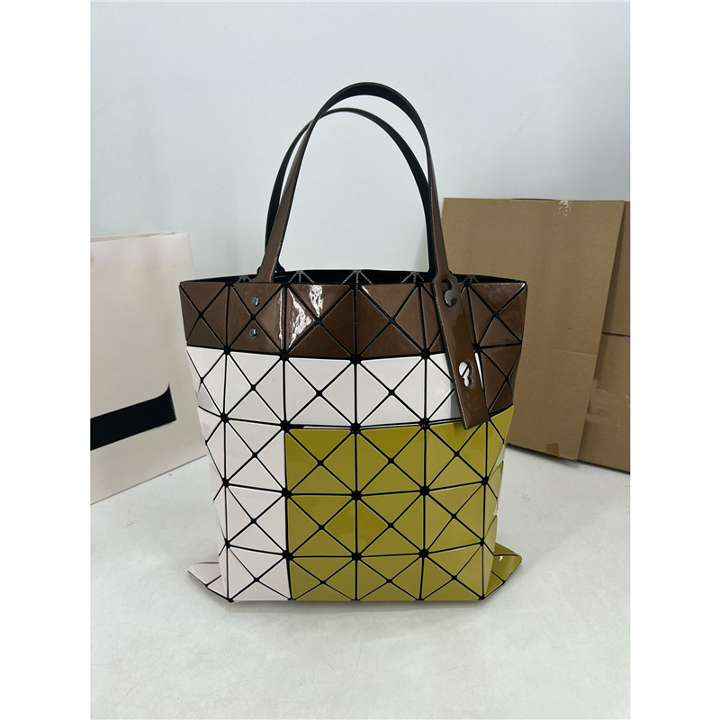 6 grid pocket style yellow spelled original B