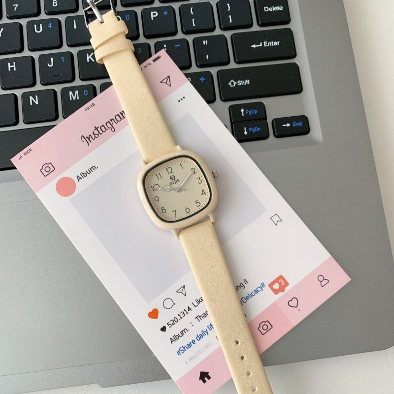 2025简约气质方形高颜值手表初高中学生小众潮流时尚高颜值腕表