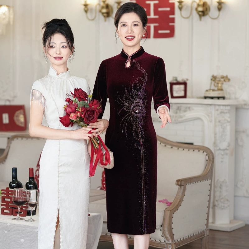 Красный Cheongsam Одиннадцать Мамочка Свадебный банкет Золотой бархат