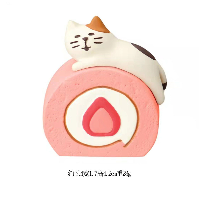日本式の猫のイチゴのケーキのザカは食事をして桜のinsを遊びます。|undefined