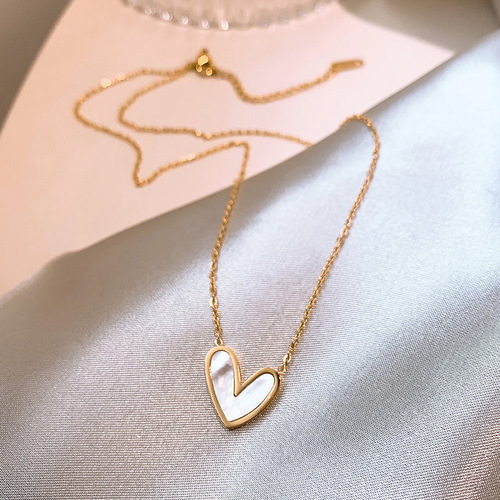 Selected New Niche Luxury Mother-of-pearl Heart Pendant Titanium Steel Necklace for Women - High-end Design, Simple Lockchain