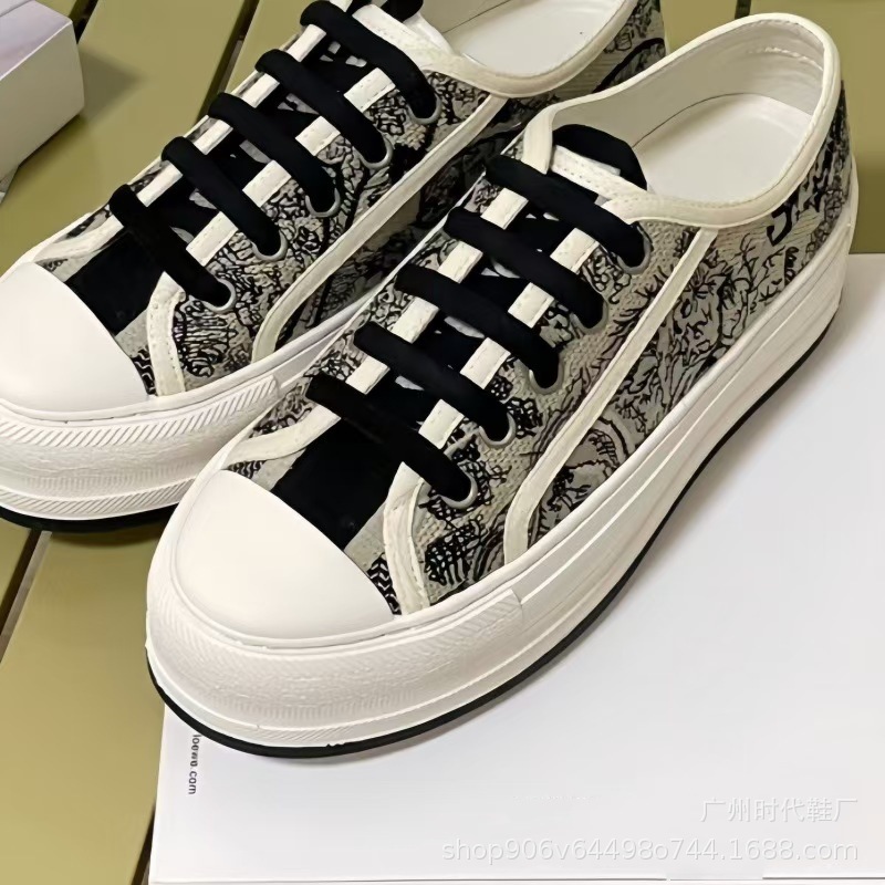 D casa zapatos de lona bordados mujer 2024 nueva celebridad de Internet con cordones zapatos blancos con suela gruesa para aumentar las zapatillas deportivas casuales