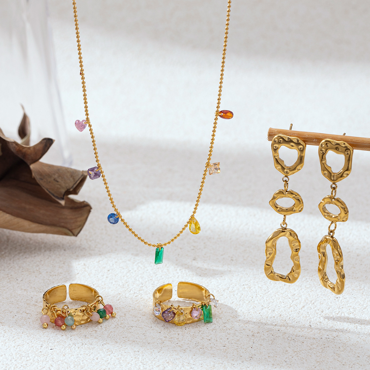 Collar de acero inoxidable de estilo europeo y americano TINA lujo ligero nicho de diseño universal sensación de anillo de borda de zircon para mujeres no desvanecerse