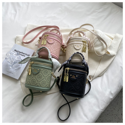 Women's Autumn 2024 New Trendy Fashion Niche Water Bucket Bag with High-Grade Texture, Versatile Crossbody Bag