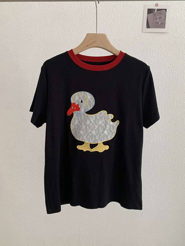 欧瑪莱は色の丸首のレースのアヒルにぶつかって布の半袖の正肩の頭のtシャツの韓系の百合の上着の3486を貼ります。|undefined