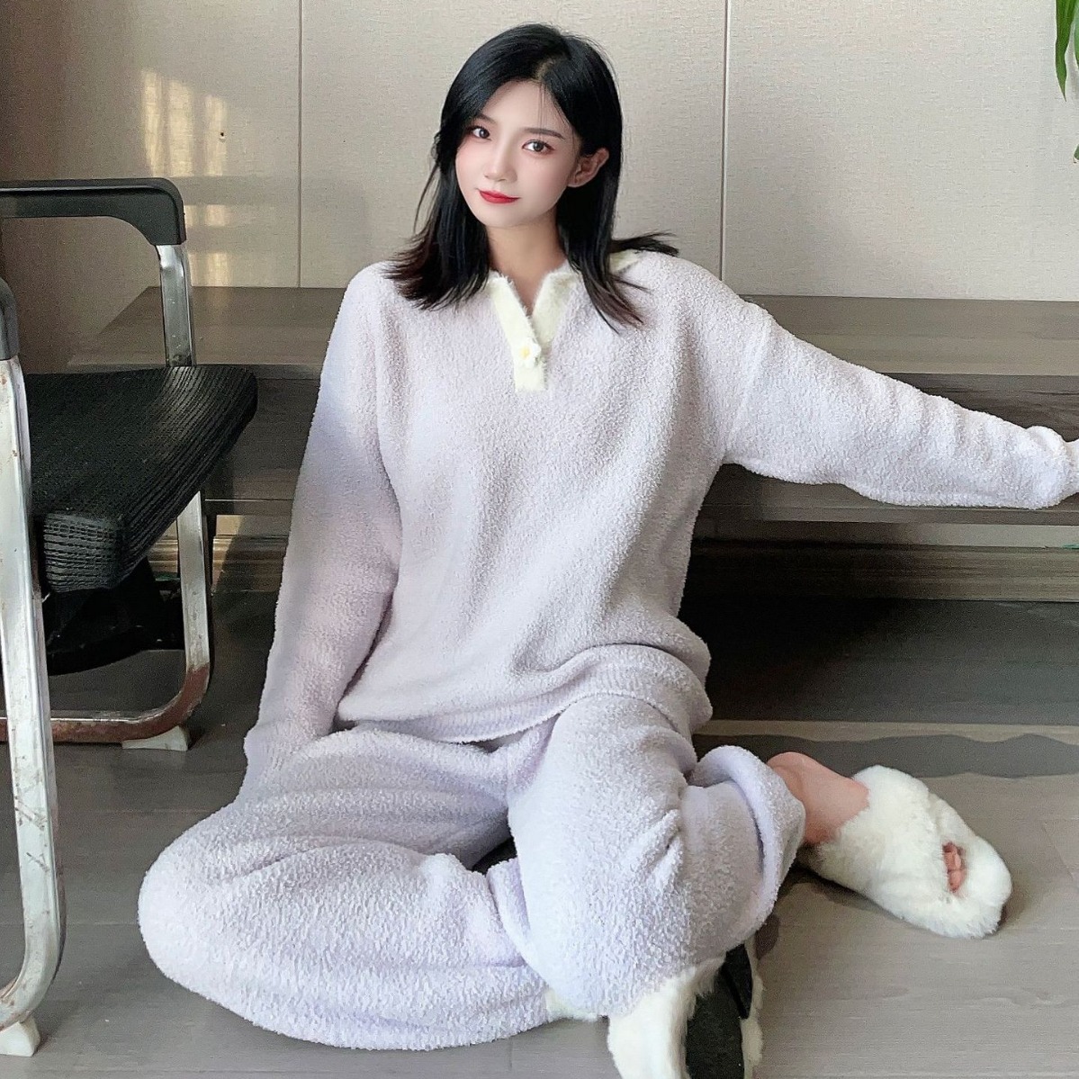 부드러운 일본 스타일 간단한 잠옷 여성의 가을과 겨울 새로운 스타일 신선한 따뜻한 반쪽 벨벳 외부 착용 홈 의류 세트