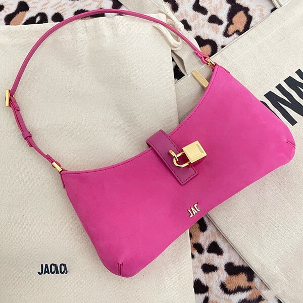 Jacquemus Fashion New Metal Logo Trendy Lightweight Underarm Bag Shoulder Bag Handbag Women's Bag Jacquemus Fashion New Metal Logo Trendy Lightweight Underarm Bag Shoulder Bag Handbag Women's Bag