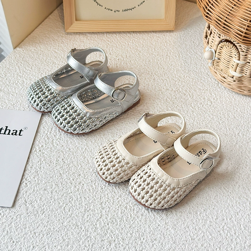 Детские Детские Девочки Сандалии Баотоу Плетеная головка 2025 Новый стиль маленькая девочка Принцессы обувь мягкая подошва детские сандалии