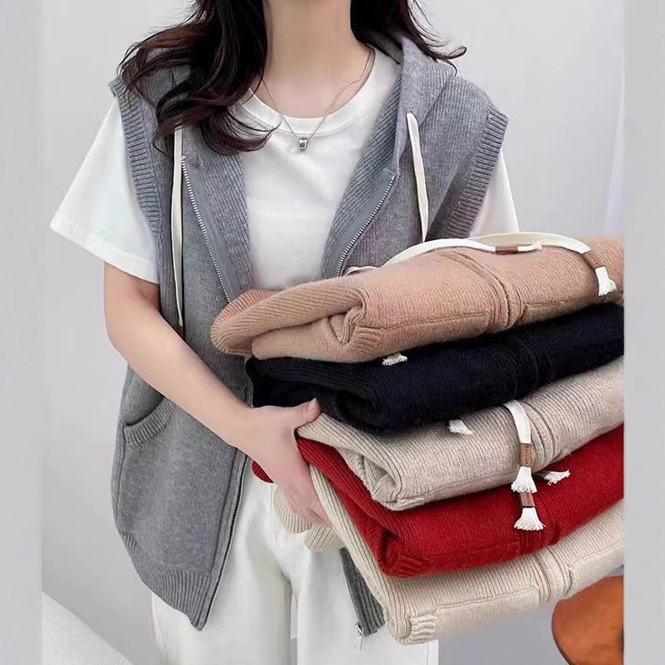 Korean-style autumn and winter new fashion outerwear hooded sweater vest jacket zippered knit vest top women's clothing Korean-style autumn and winter new fashion outerwear hooded sweater vest jacket zippered knit vest top women's clothing