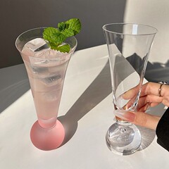 軽くて豪華な風の高い顔の値は砂の粉の星のジュースの杯の小さい大衆の創意の設計のinsガラスの飲み物のカクテルの杯を磨きます