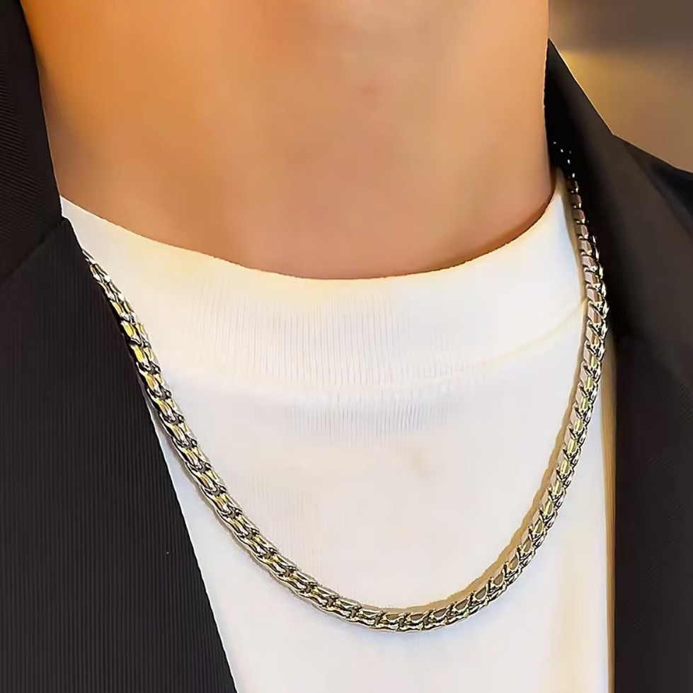 European and American Personalized Titanium Steel Twisted Keel Chain Round Hammer Chain Stainless Steel Necklace One-Piece Snap Keel Chain Men's Necklace