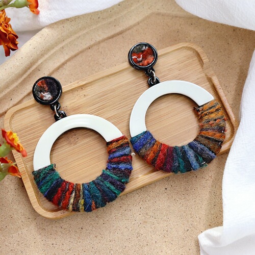 Niche design Korean retro handmade earrings, personalized temperament, trendy earrings, European and American ethnic style holiday earrings for women