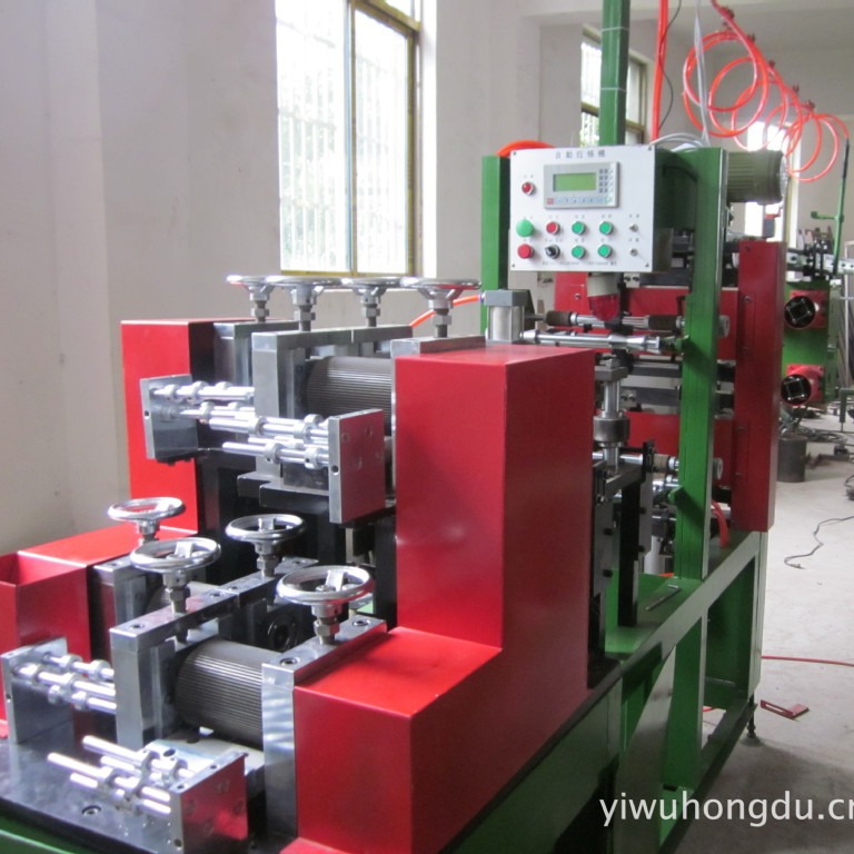 厂家直销圣诞树机器四线拉条机拉松机