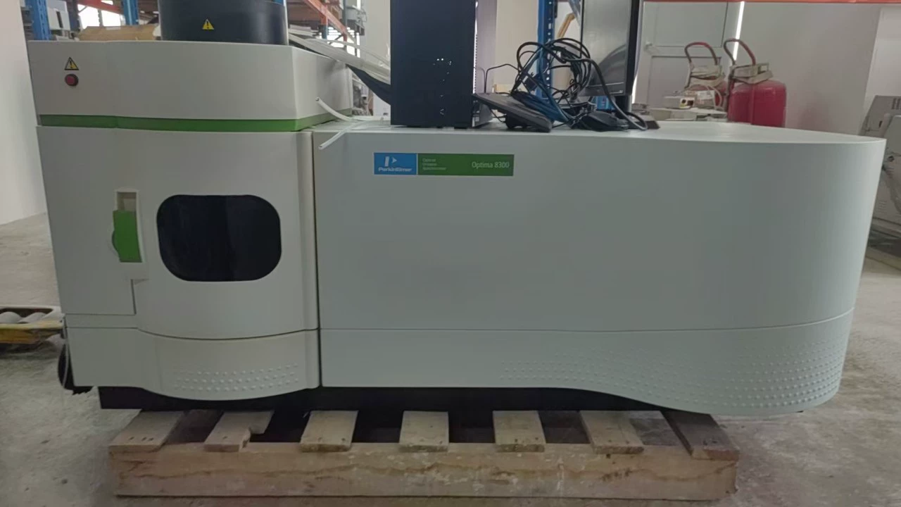 Платиновый индуктивно-связанный плазменный спектрометр ICP-8300 может использоваться в качестве б/у.