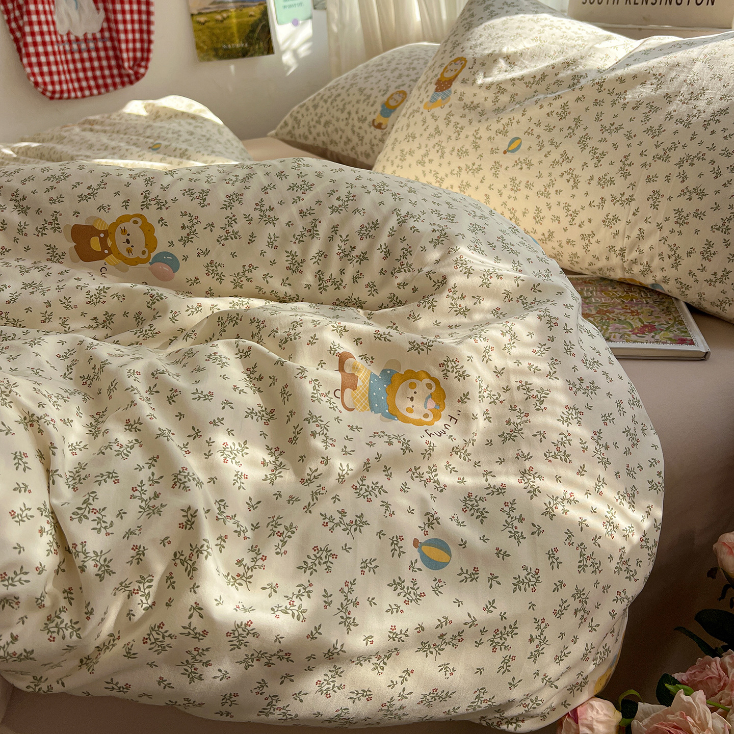 Una clase de cama ultra suave cuatro piezas de grado madre-infantil puede dormir desnudo sábanas cubierta de cama dormitorio de estudiantes tres piezas
