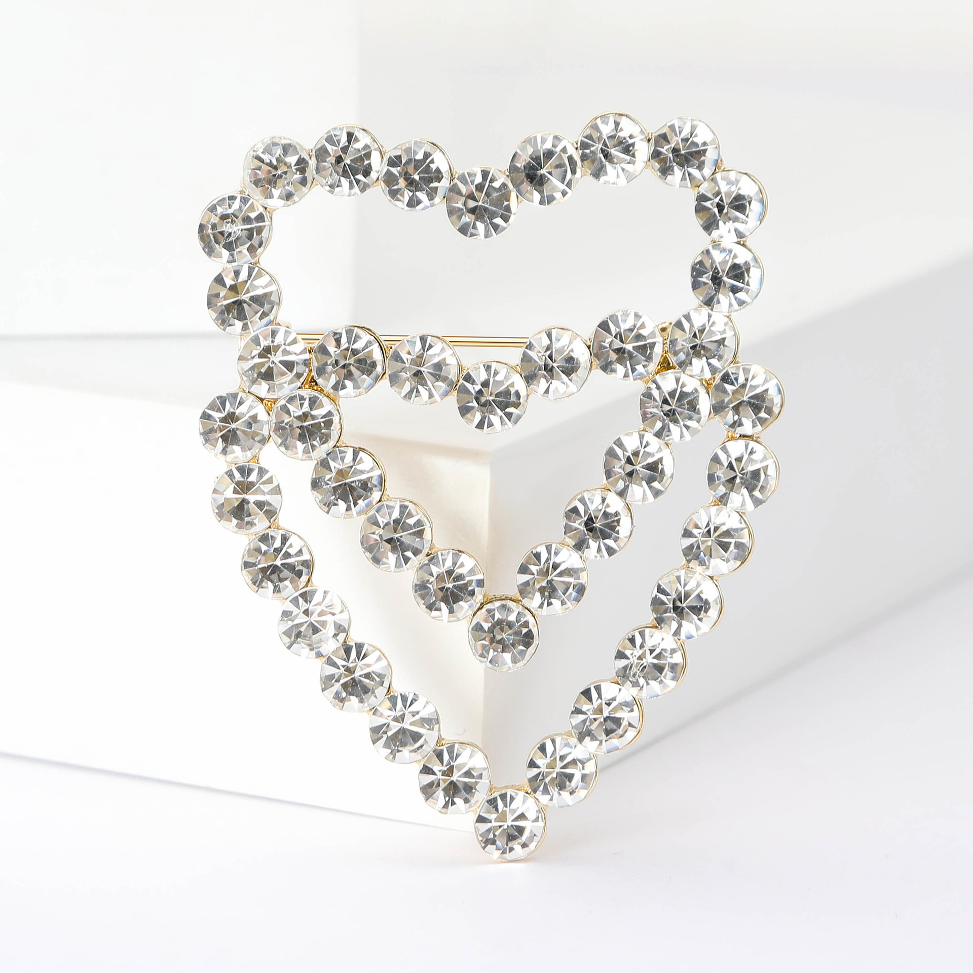 Alloy Material Heart Shape Pattern All Seasons Season Women's Gender Elegant Simple Style Pin Heart Shape Alloy Rhinestones Women's Brooches
