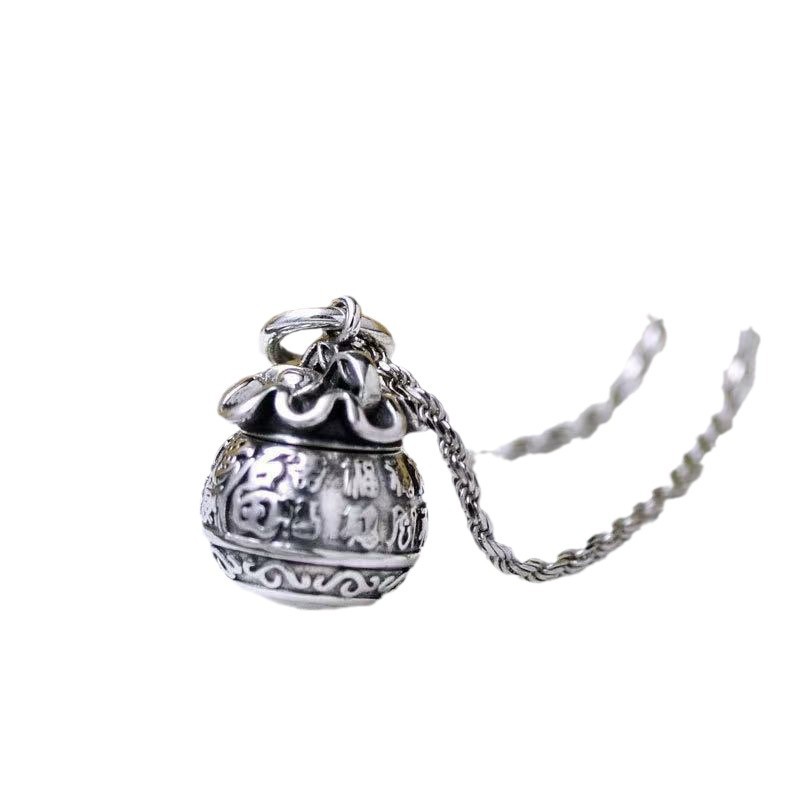 Retro national trend necklaces that can be packed with small things…